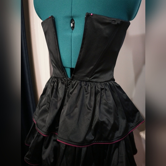 Betsey Johnson crinoline zipper dress, black and pink, size 0, straps optional - Picture 5 of 8